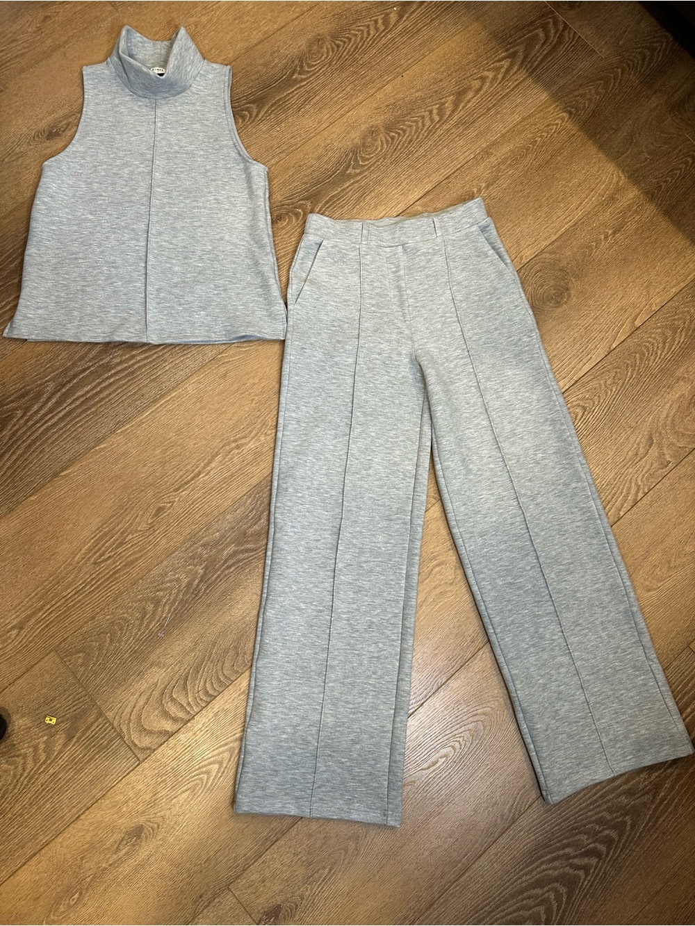 OGLmove Grey Matching 2-Piece Lounge Set - Mock Neck Tank & Wide Leg Pants sz S